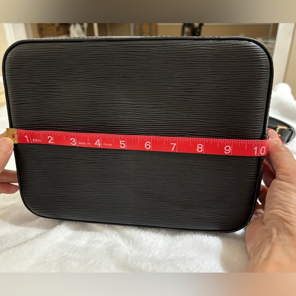 Authentic Louis Vuitton Epi Petit Noe in Black - Picture 6 of 15